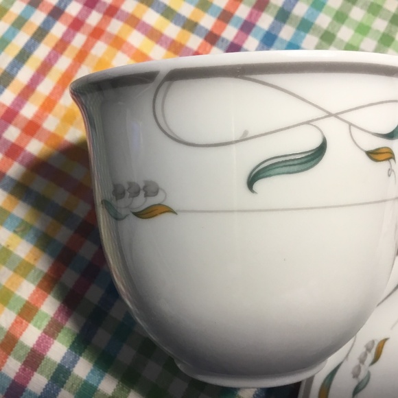 Christopher Stuart Fine China Melrose Set of 2 Cups 2 Saucers Creamer Sugar Bowl - Picture 8 of 16